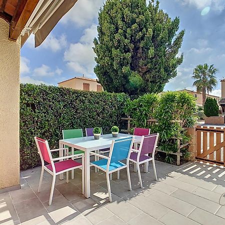 Petit Coin De Paradis Dans Residence Avec Piscine Vias Esterno foto