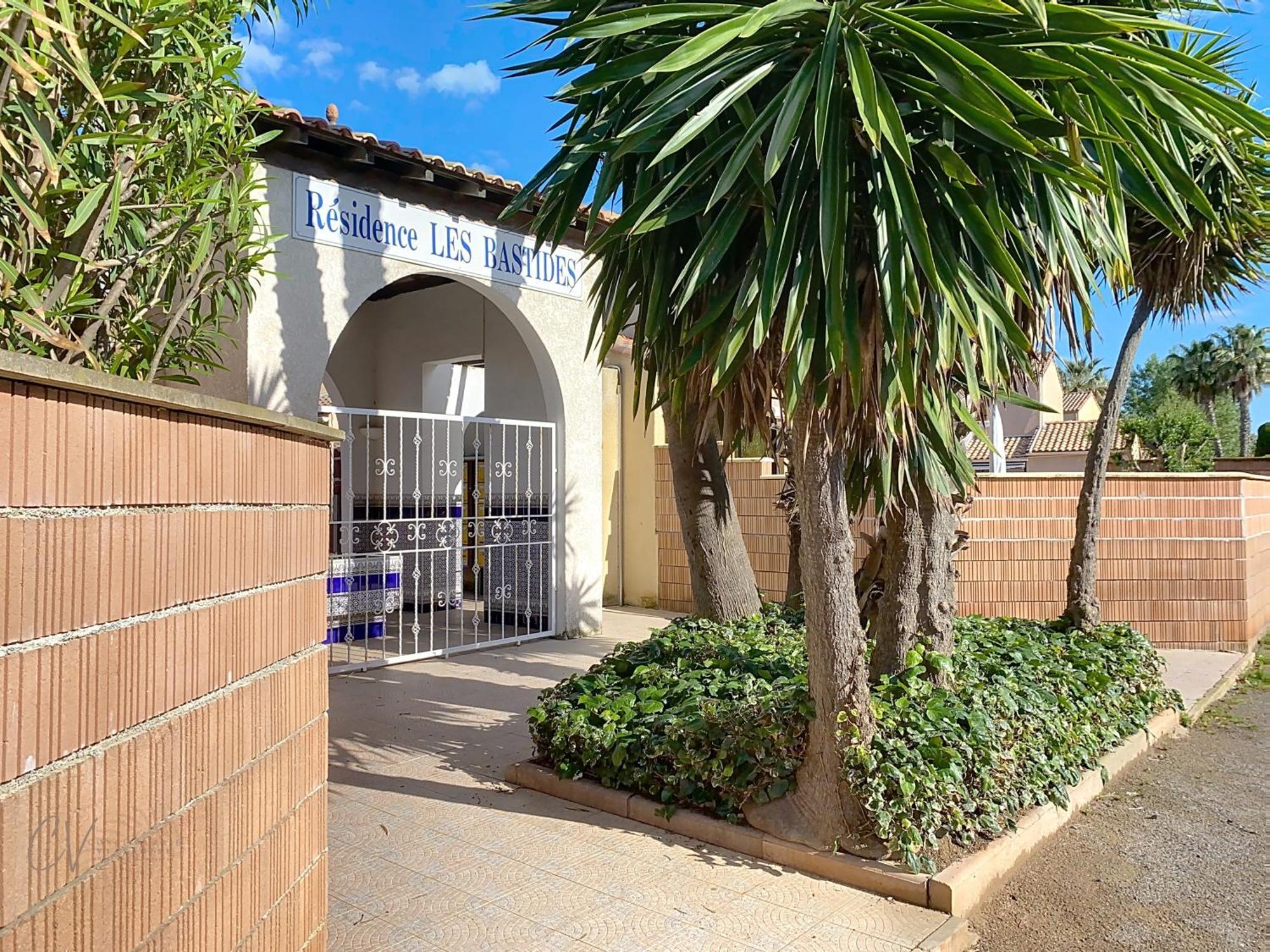 Petit Coin De Paradis Dans Residence Avec Piscine Vias Esterno foto