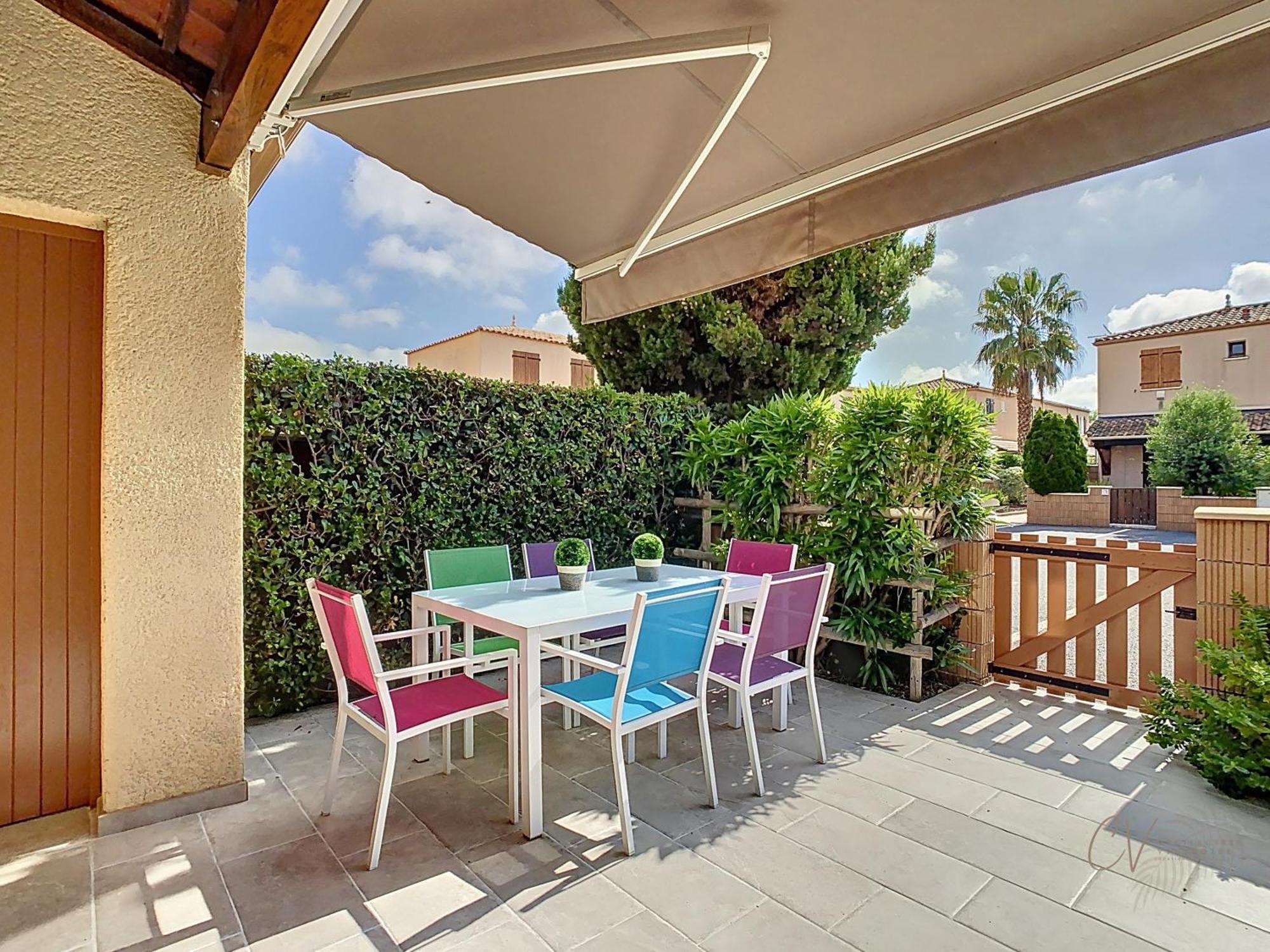 Petit Coin De Paradis Dans Residence Avec Piscine Vias Esterno foto