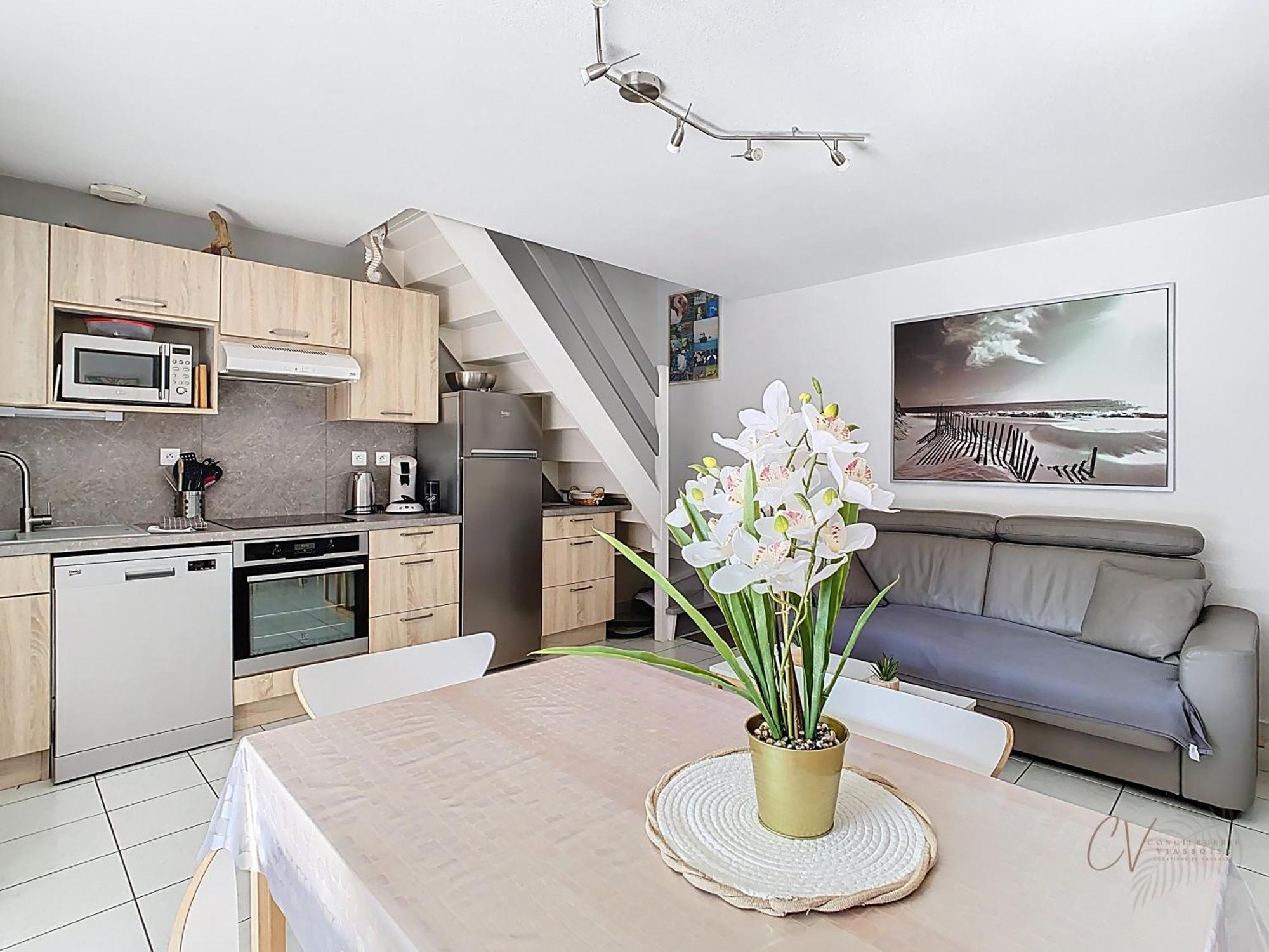 Petit Coin De Paradis Dans Residence Avec Piscine Vias Esterno foto